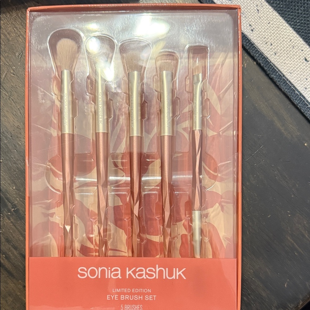 Sonia Kashuk Red and Gold Eye Brush Collection
